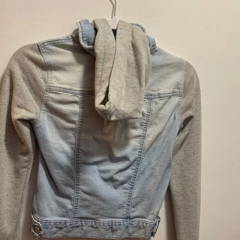 Jean jacket - Picture 2 of 3